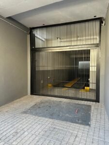 Portón levadizo automático vista única